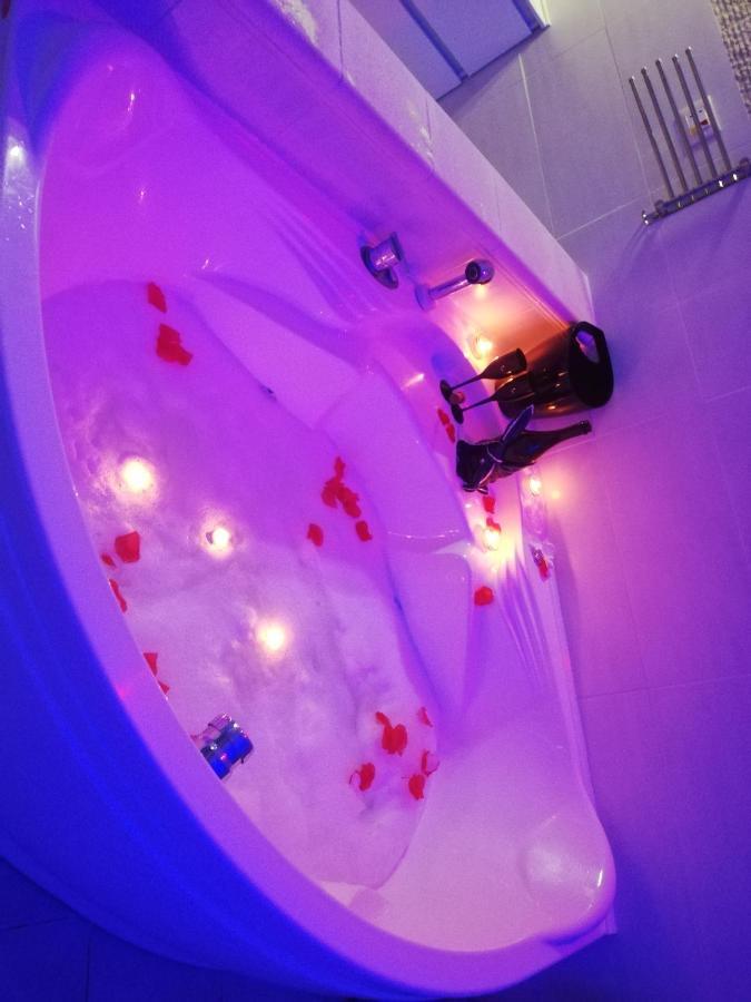V&M Suite Con Jacuzzi Ostuni Dış mekan fotoğraf