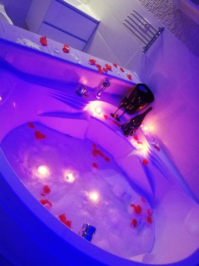 V&M Suite Con Jacuzzi Ostuni Dış mekan fotoğraf