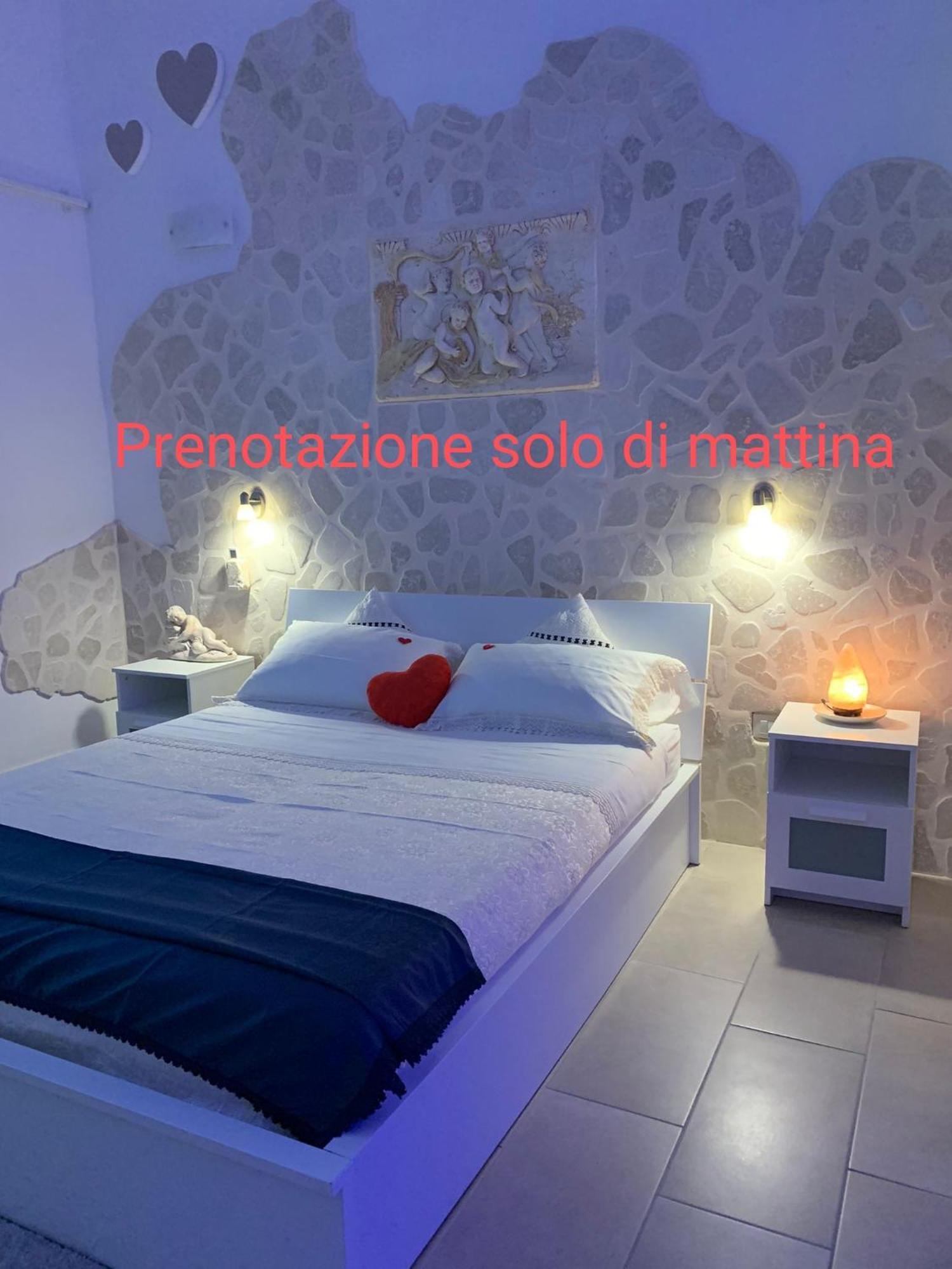 V&M Suite Con Jacuzzi Ostuni Oda fotoğraf