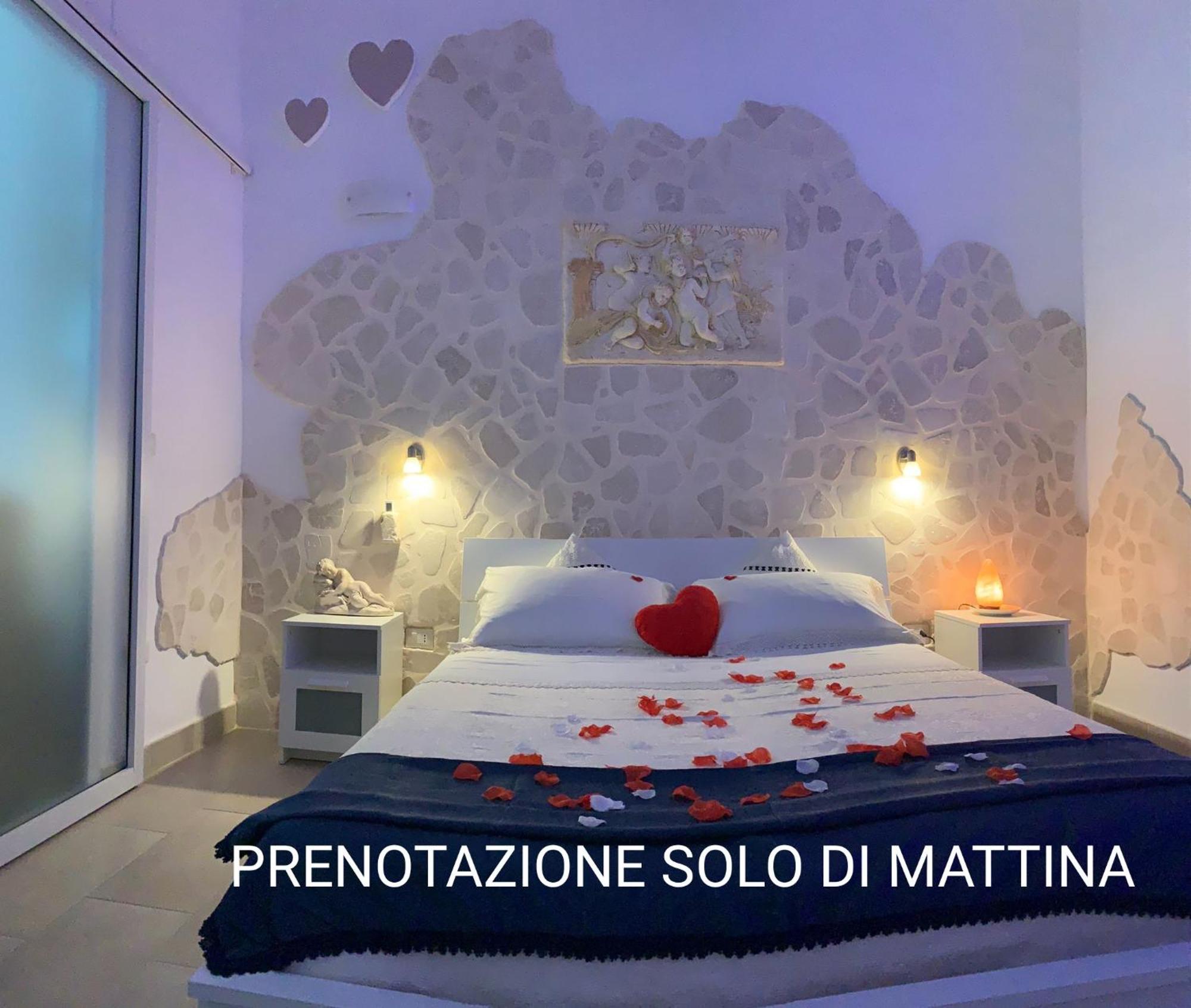 V&M Suite Con Jacuzzi Ostuni Oda fotoğraf